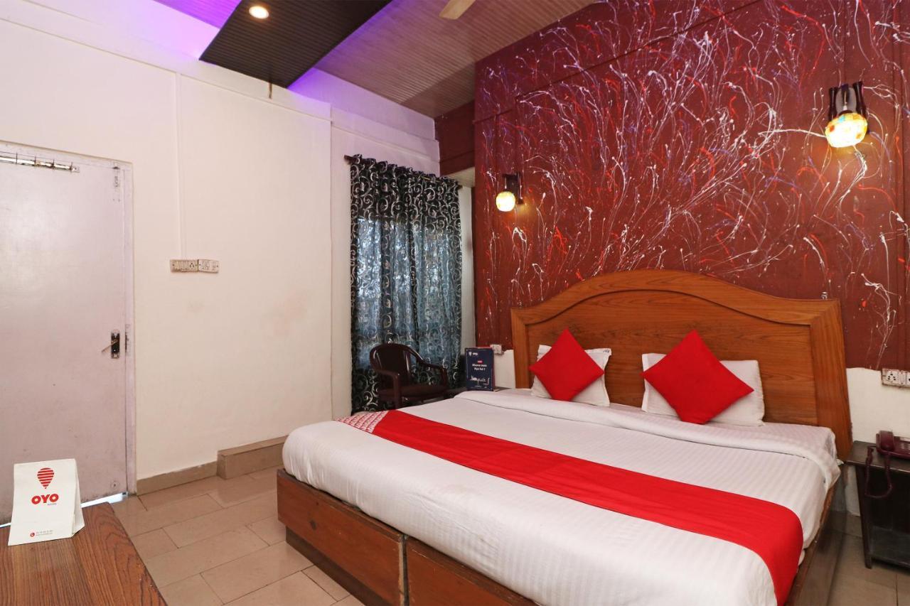 Oyo 77137 Hotle Castle Inn Bombay Esterno foto